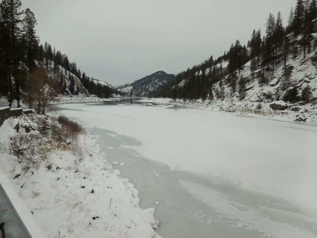 Steelhead anglers find ice on Clearwater River in January 2017.