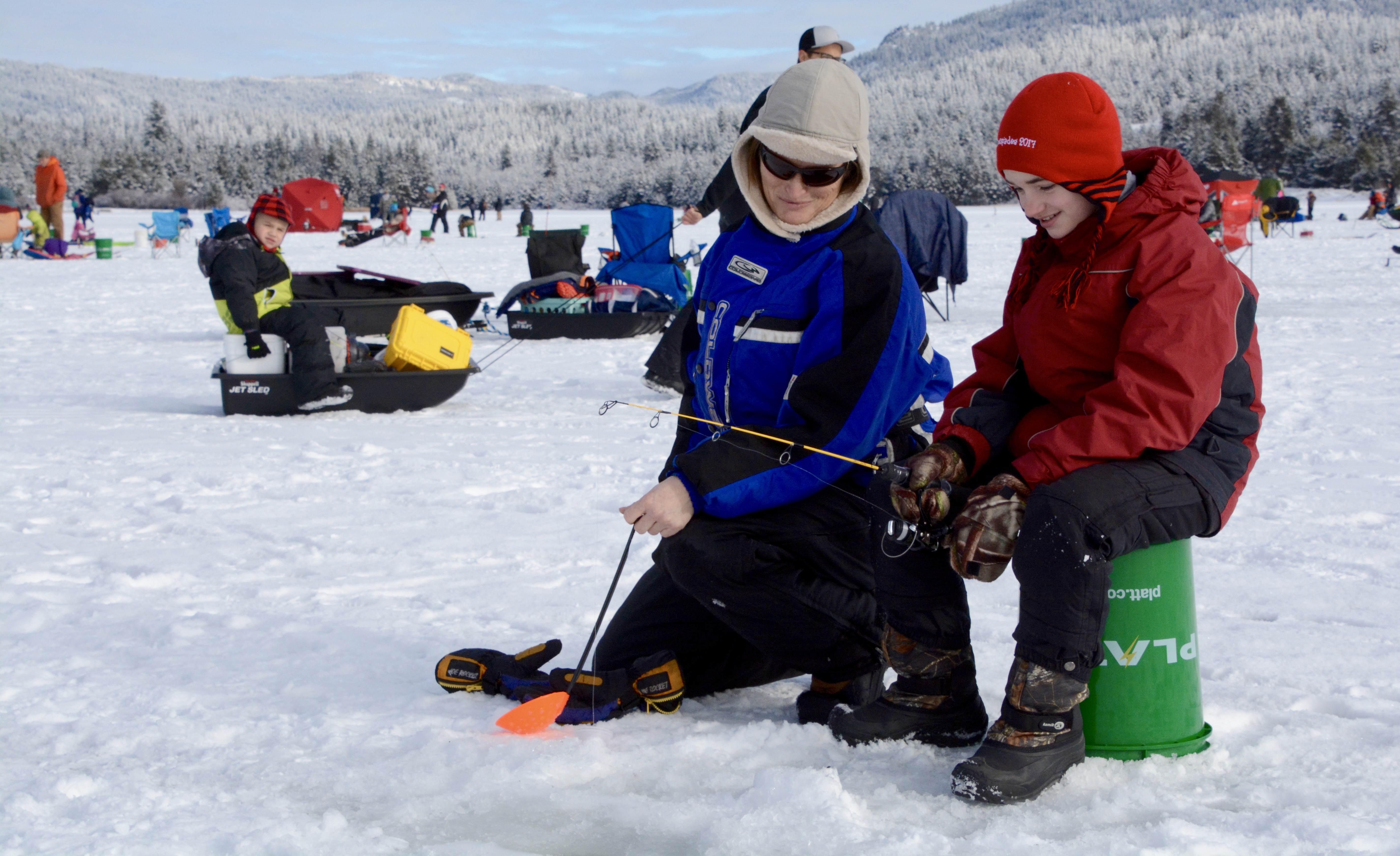 Idaho nurse manufactures popular ice-fishing device for setting