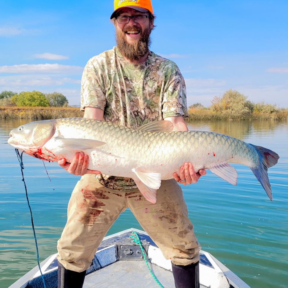 Meridian Angler Sets Record With Huge Snake River Grass Carp Idaho Fish And Game