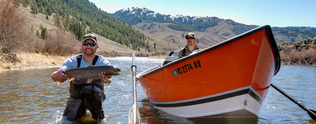 Driftboat fishing for steelhead / Photo by Glenn Oakley