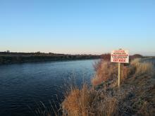 teton splitter warning sign