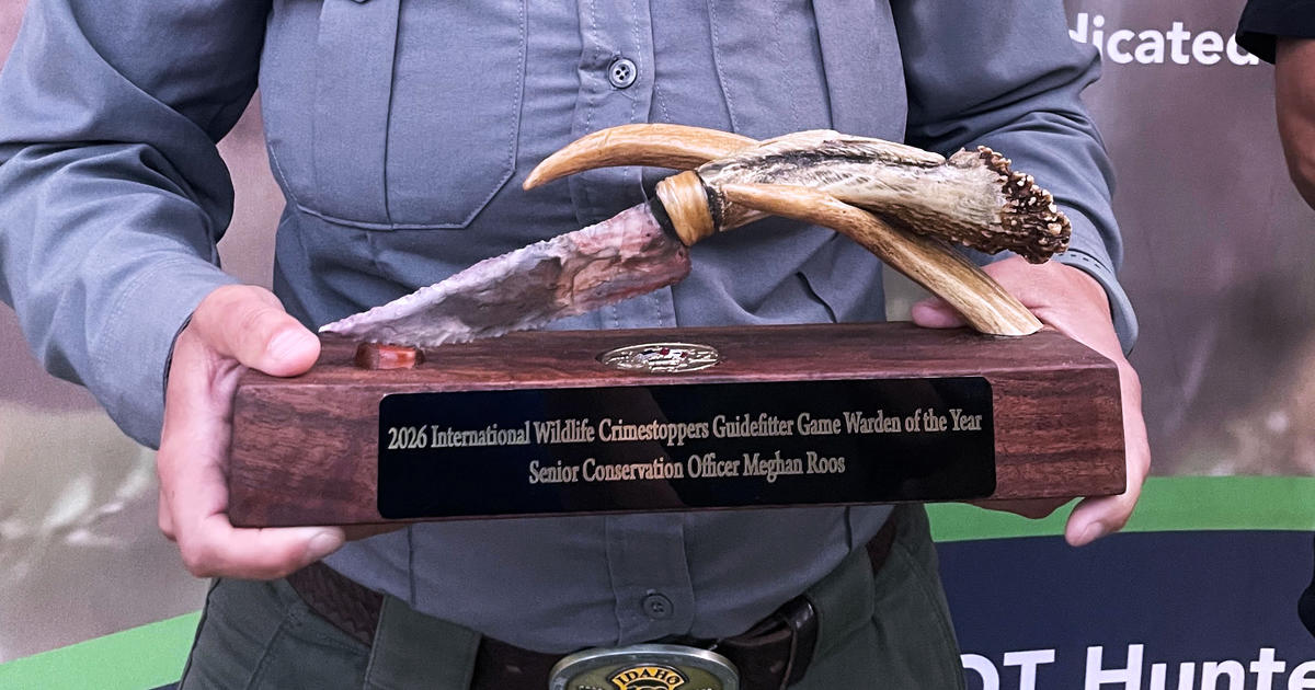Senior Conservation Officer, Meghan Roos awarded International Wildlife Crimestoppers Guidefitter Game Warden of the Year